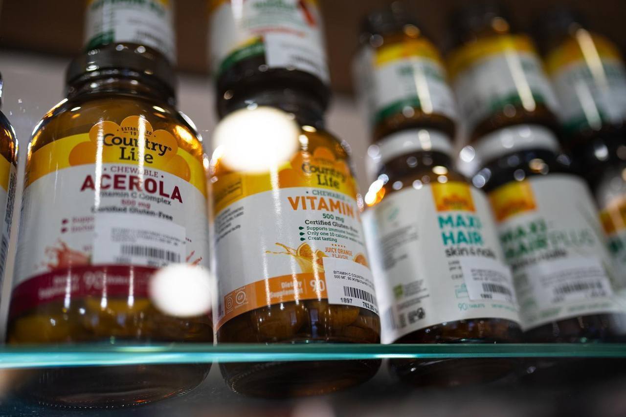 Образовательное пространство и современная фармация. В Киеве открыли первую CBD-аптеку PHARMATAC