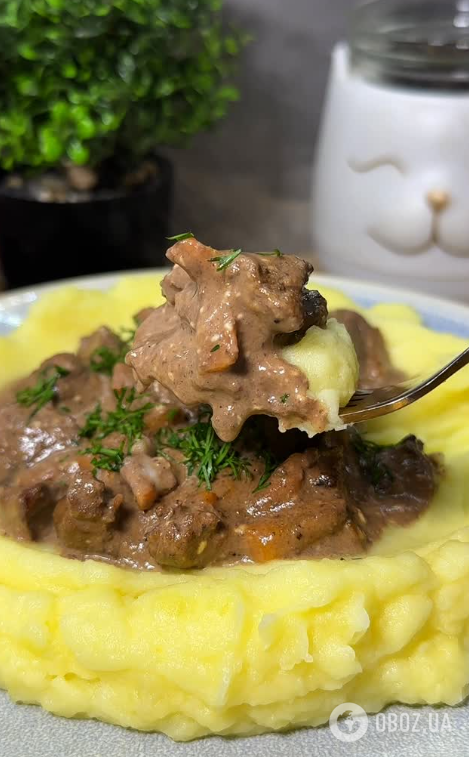 Найсмачніший рецепт тушкованої печінки: що зробити, щоб м'ясо не гірчило