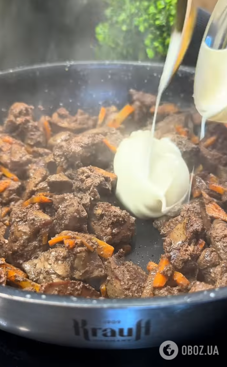 Найсмачніший рецепт тушкованої печінки: що зробити, щоб м'ясо не гірчило