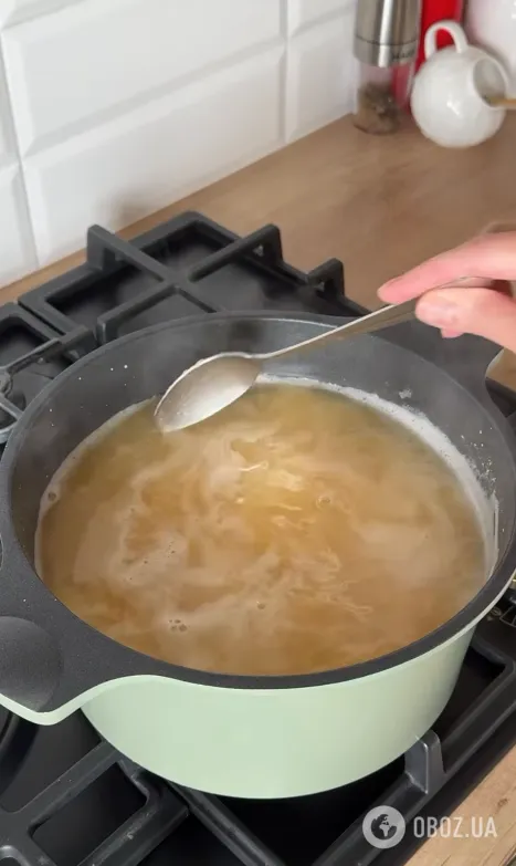 Гороховий суп на копчених ребрах: як правильно готувати, щоб вийшло смачно