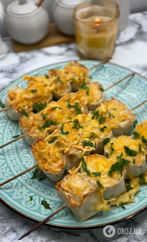 Ленивый перекус из лаваша за 15 минут: добавьте фарш и много сыра