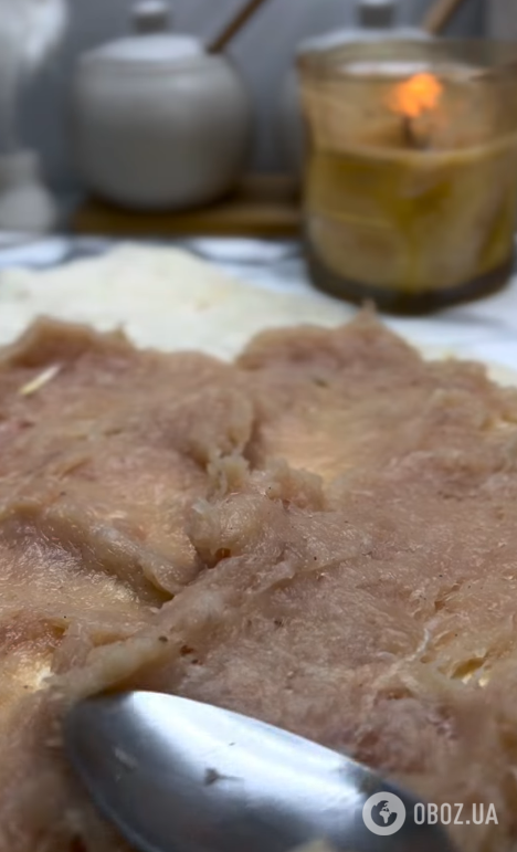 Ленивый перекус из лаваша за 15 минут: добавьте фарш и много сыра