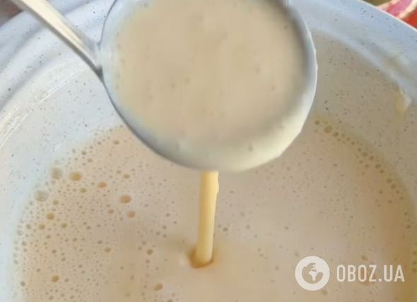 Лучше, чем на молоке: тонкие и эластичные блины из яиц и сметаны за 10 минут