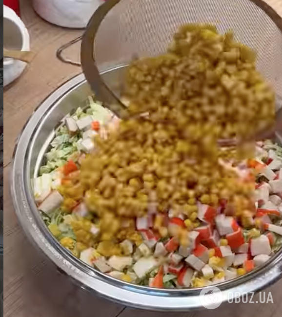 Вкусный салат из пекинской капусты и крабовых палочек: легкий рецепт блюда на каждый день