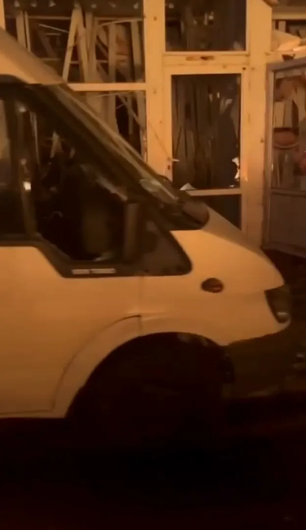 Знімальна група фільму "На драйві" потрапила під обстріл у Харкові. Фото, відео