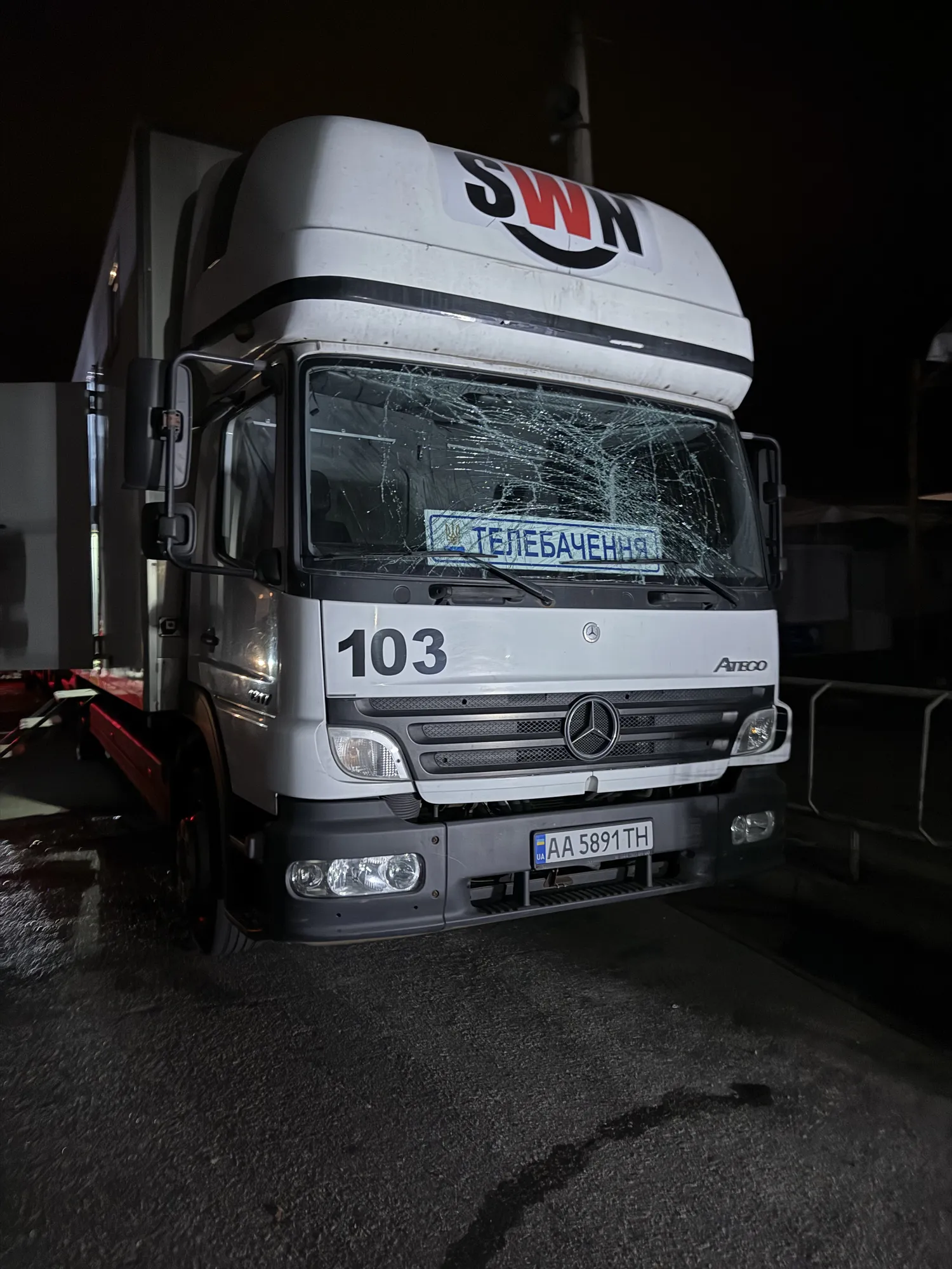 Знімальна група фільму "На драйві" потрапила під обстріл у Харкові. Фото, відео