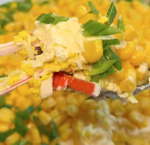 Крабовий салат по-новому для святкового столу: найпростіший рецепт