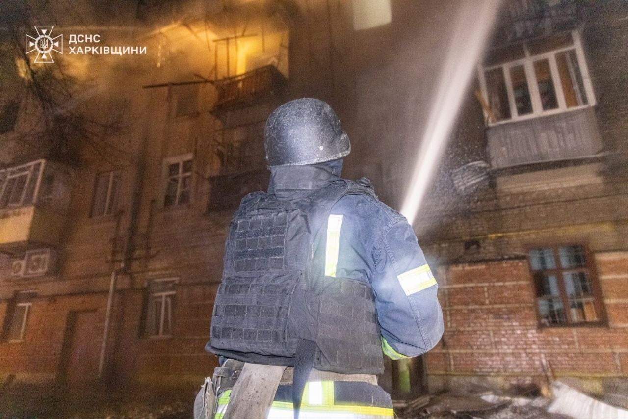 РФ массированно атаковала Харьков дронами: повреждены дома и роддом, пострадал 31 человек. Фото и видео