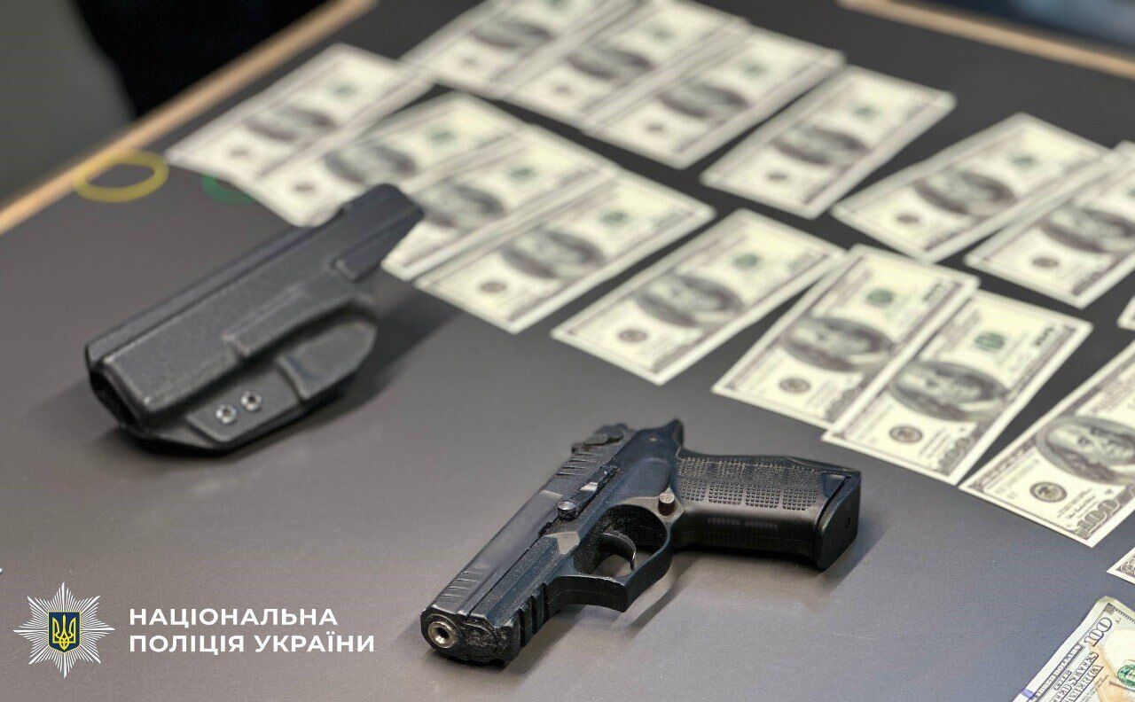 6 500 долларов за снятие с розыска: в Киеве задержали мужчину, подозреваемого в посредничестве между "клиентами" и ТЦК