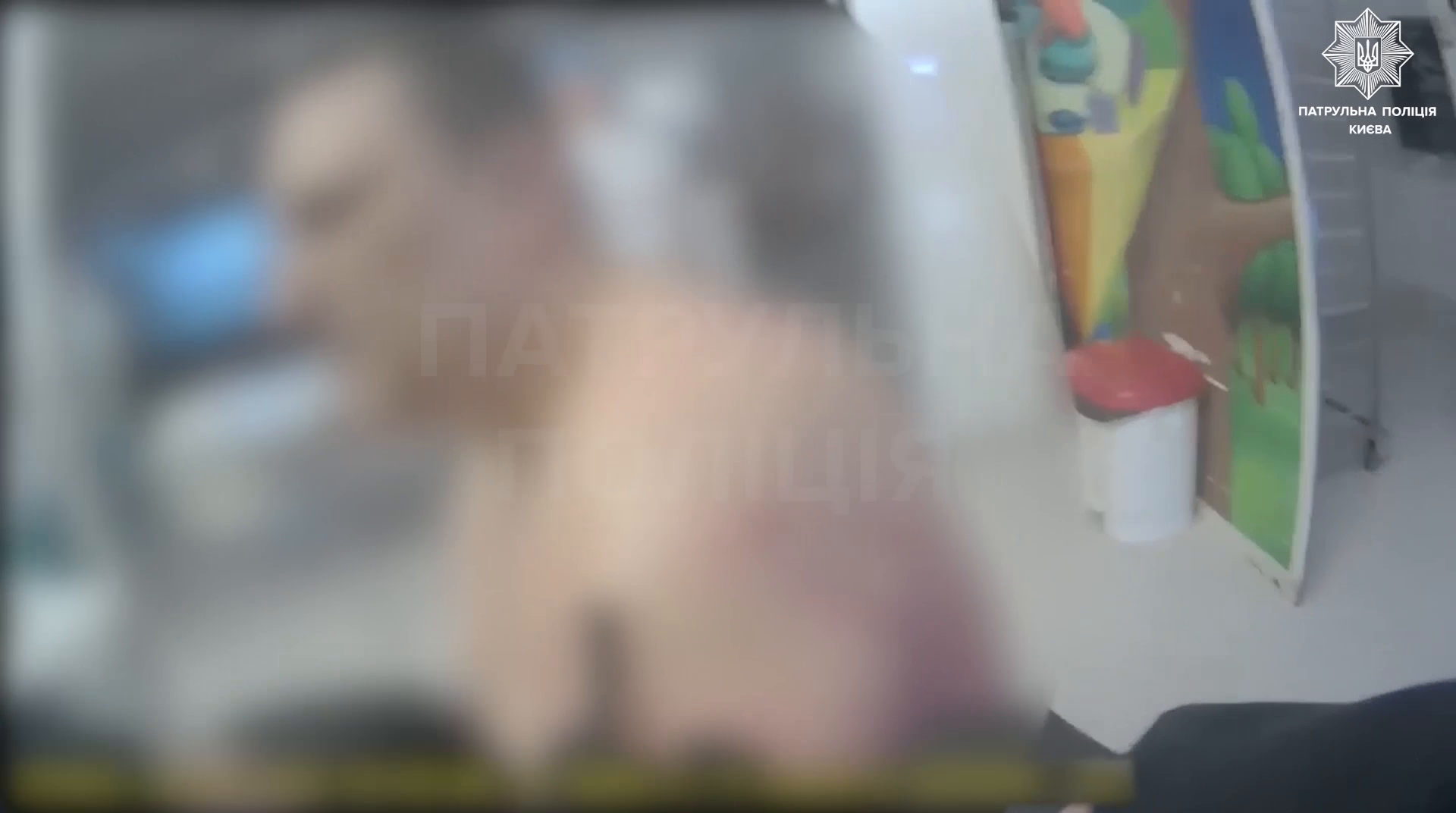 "Вовремя остановили кровотечения": в полиции показали кадры первых минут после ночной атаки РФ. Видео