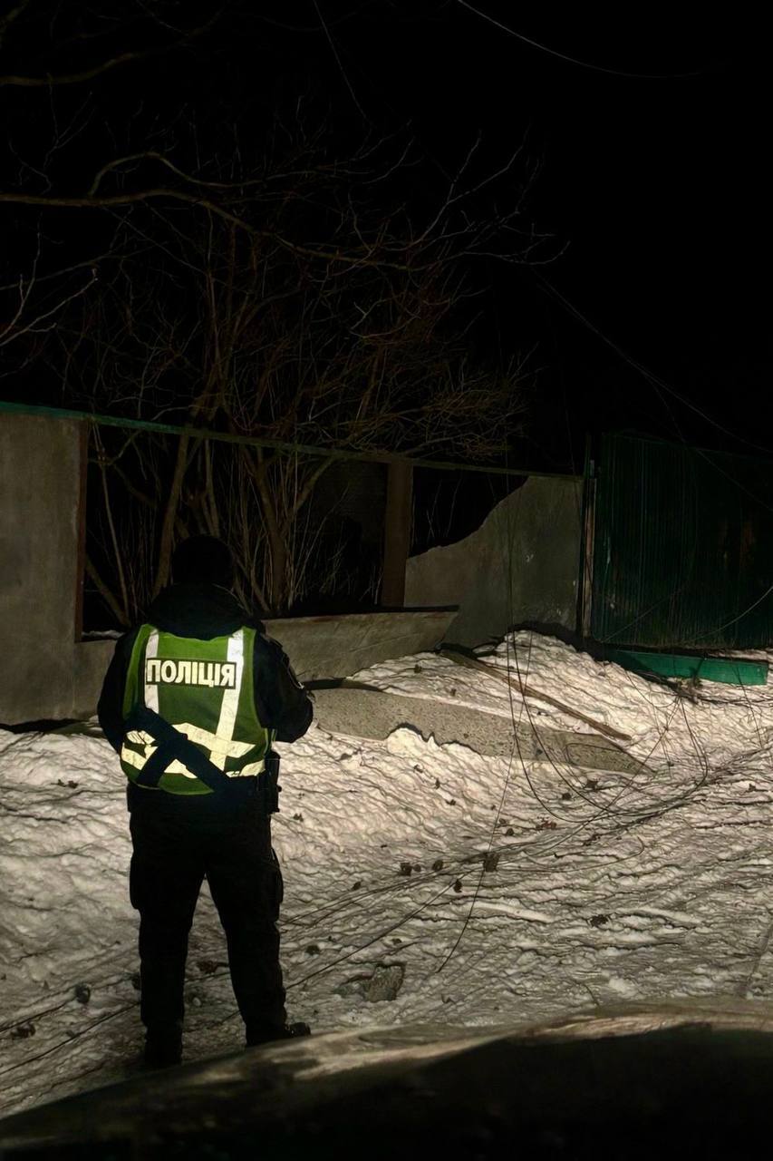 Пошкоджено будинки, є постраждалі: наслідки чергової російської атаки на Київщину 24 січня. Фото