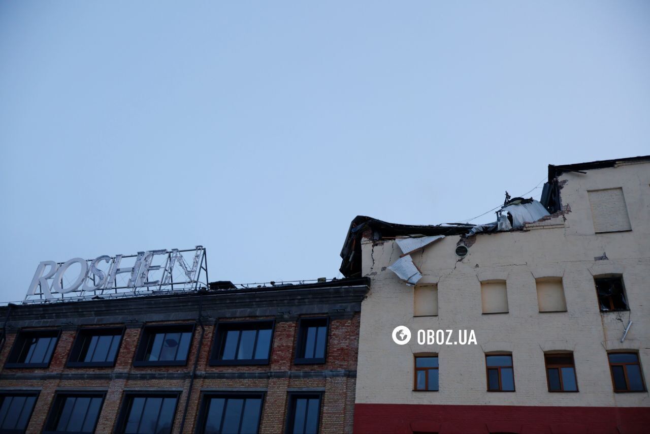 У Києві під час атаки РФ пошкоджено будівлю фабрики "Рошен": є загибла та постраждалі. Фото та відео