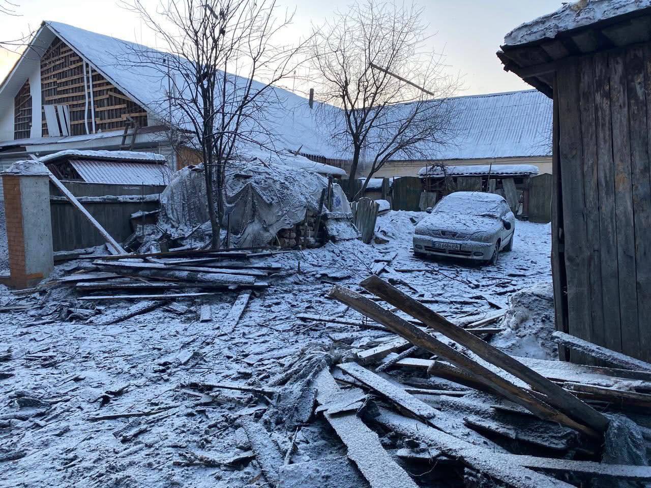 Окупанти атакували "Геранями" склади з зерном та житлові будинки на Чернігівщині, спалахнули пожежі. Фото