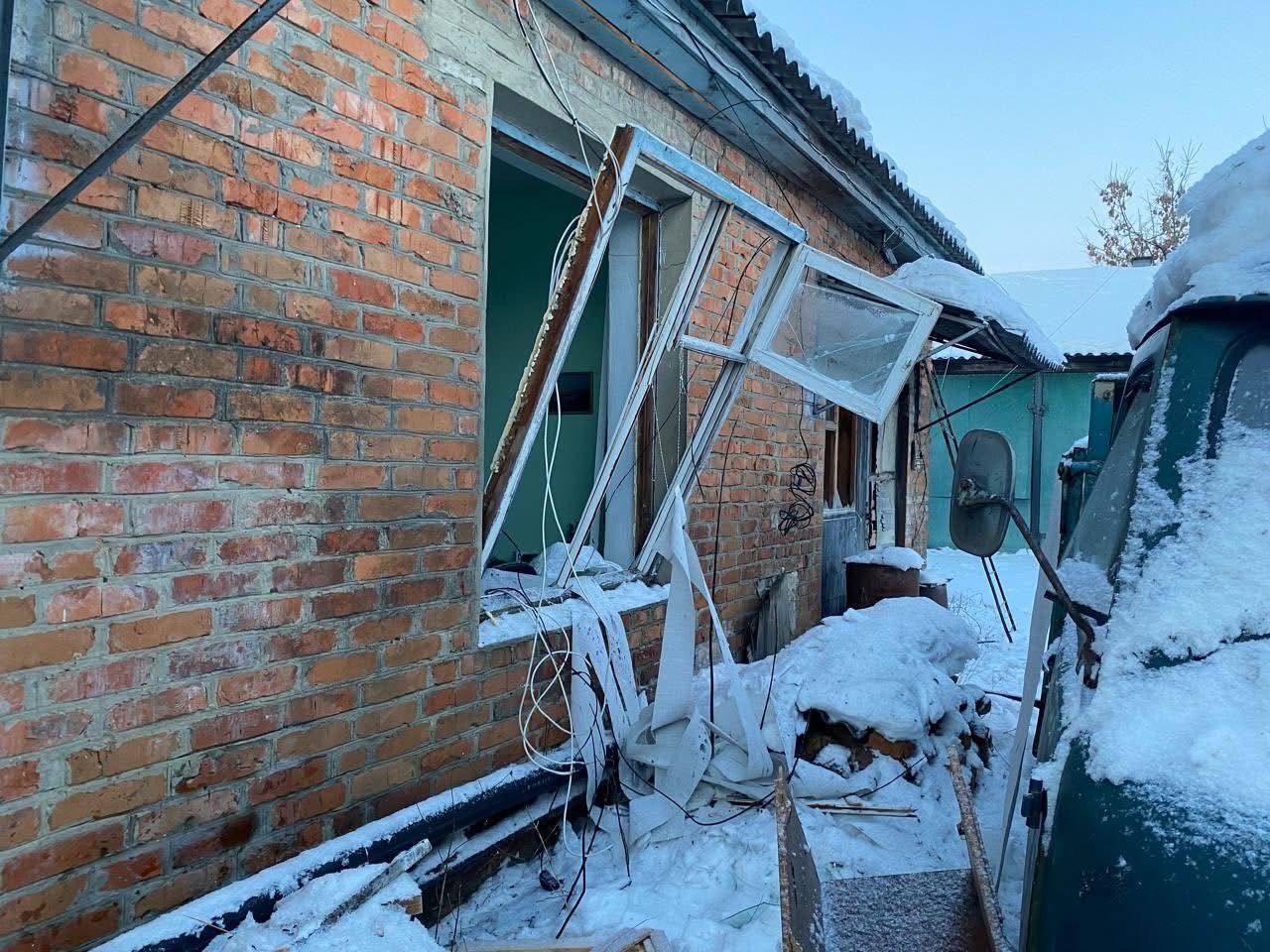 Окупанти атакували "Геранями" склади з зерном та житлові будинки на Чернігівщині, спалахнули пожежі. Фото