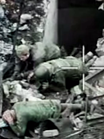 Украинские пехотинцы под прикрытием "небесных глаз" взяли в плен штурмовую группу оккупантов под Покровском. Видео