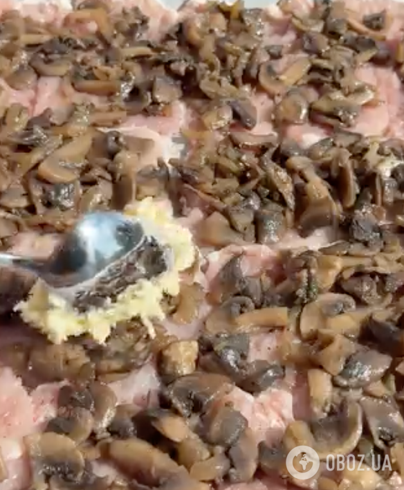 Соковите і смачне м'ясо по-французьки з грибами та сиром: рецепт альтернативи котлетам