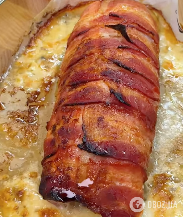 В сто раз вкуснее колбасы: сочный рулет из филе с сыром, грибами и беконом за 10 минут