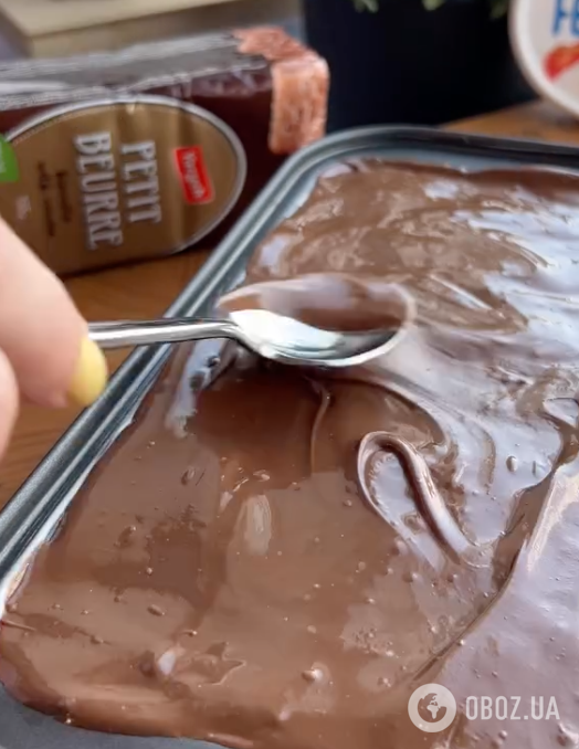 Без тіста, борошна та випічки: найсмачніший торт із печива за 10 хвилин