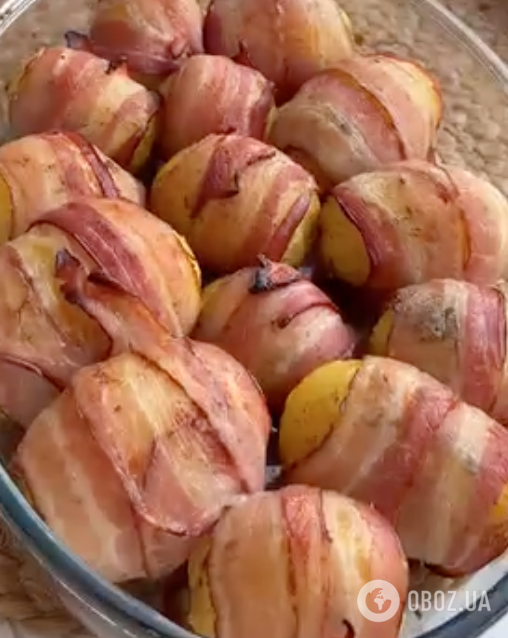 Смачна запечена картопля в беконі: ділимося рецептом страви для обіду та вечері