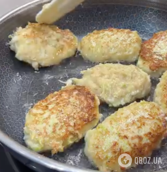 Що додати у фарш для курячих котлет, щоб вони були соковитими: знадобиться всього один інгредієнт