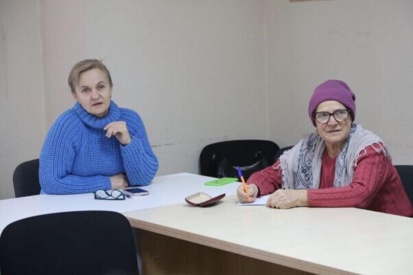 У Дніпрі літні люди опановують смартфони в Університеті третього віку