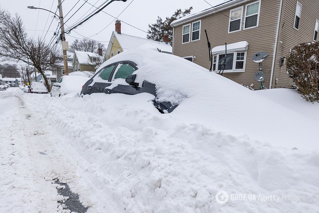У США внаслідок зимового шторму загинули щонайменше 14 людей: майже половина штатів оголосила надзвичайний стан. Фото