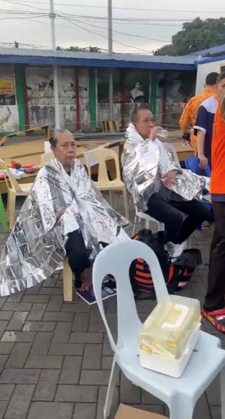 Біля Філіппін затонув пором, на борту якого були сотні людей: 15 осіб загинули. Фото і відео