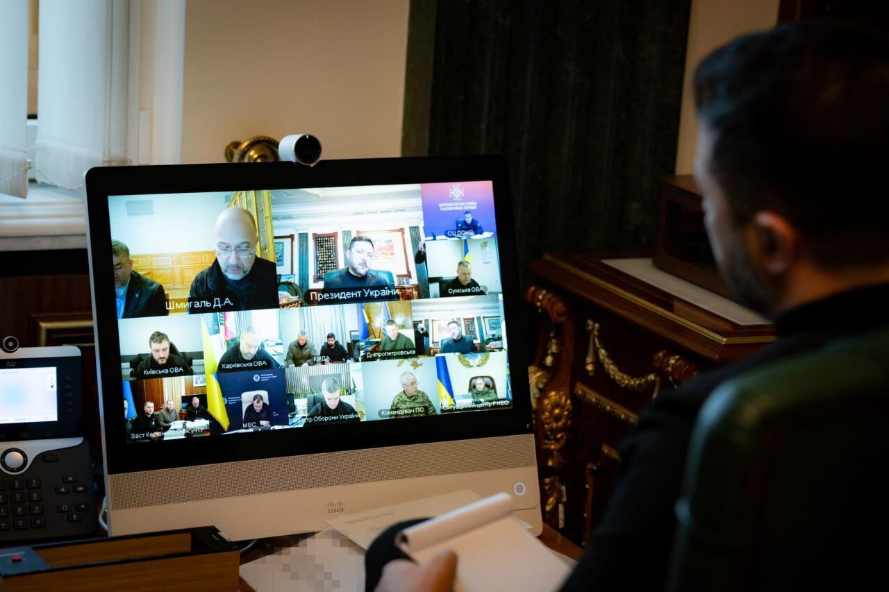 Зеленський провів селектор і доручив знайти додаткові опції захисту для Харкова: яка ситуація в регіонах після російських атак