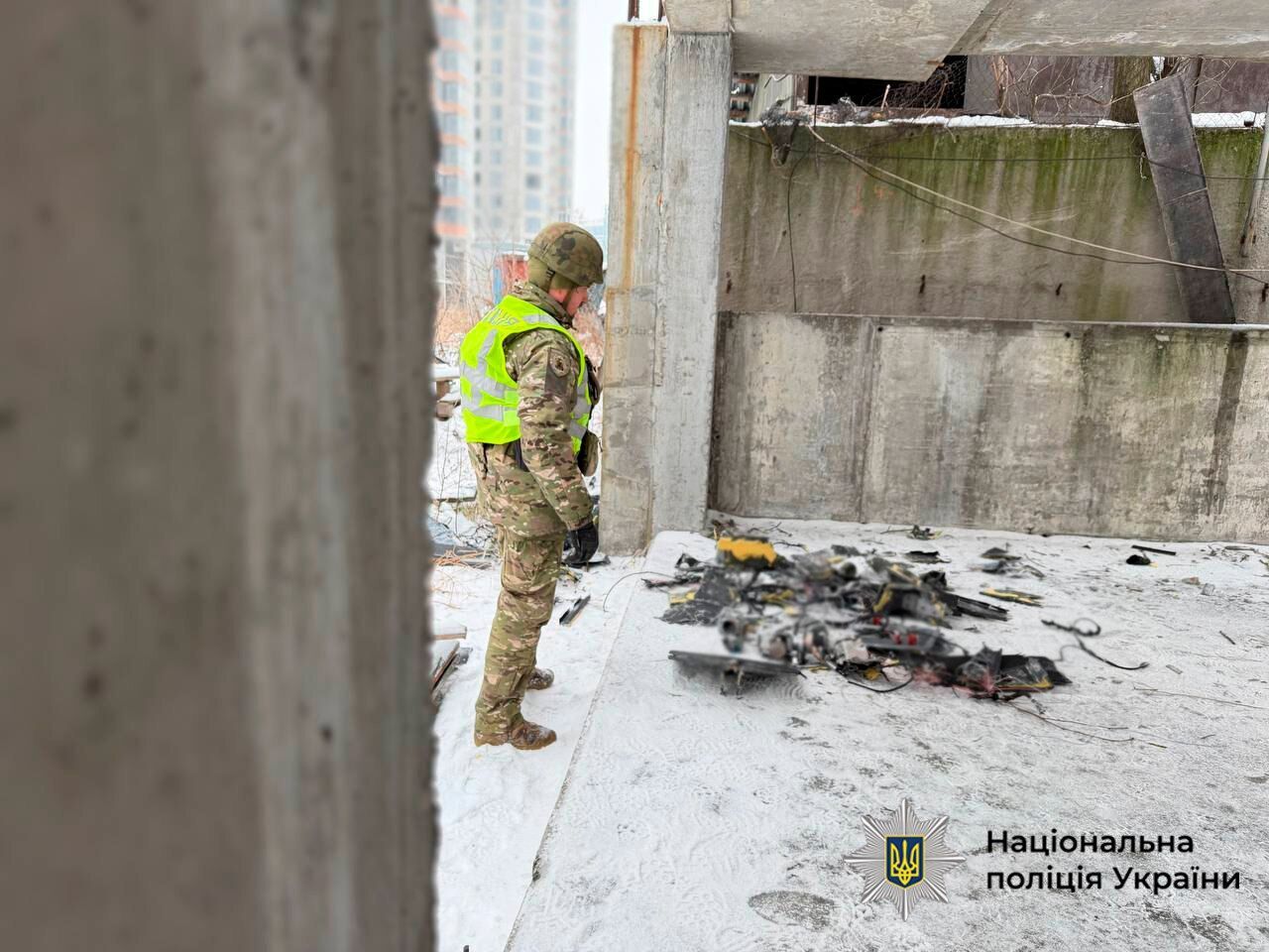 На Левом берегу Киева нашли не детонированную боевую часть ударного российского дрона "Герань-2". Фото и видео