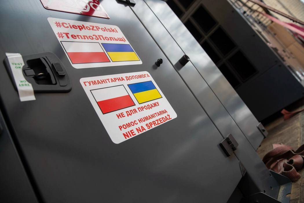 Кличко показал 130 генераторов для Киева, на которые поляки собрали почти 2 млн евро за 10 дней. Фото и видео