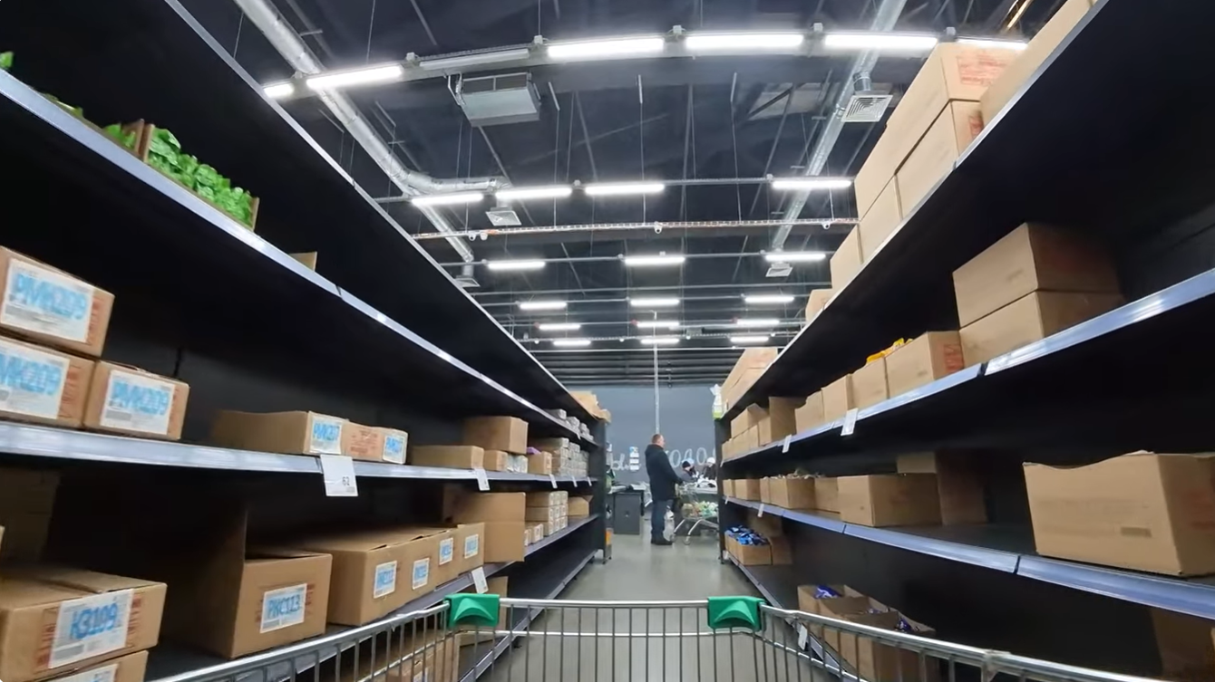 Росіяни почали знімати відео про високі ціни на їжу та вчаться виживати на капусті й картоплі: як змінилося життя в РФ у січні