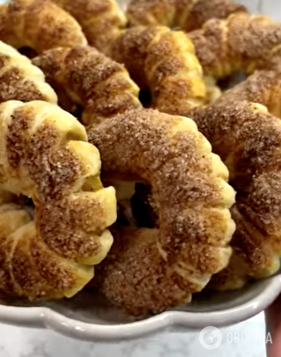 Вкуснее и проще любого пирога: яблочные кольца в слоеном тесте за 15 минут