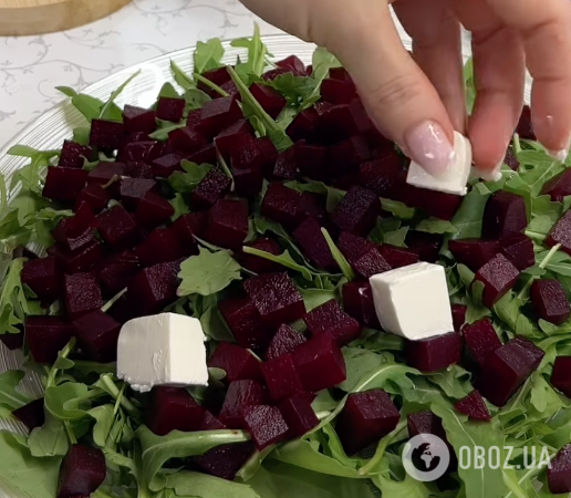 Вкуснее, чем винегрет: полезный салат из свеклы и сыра фета за 10 минут