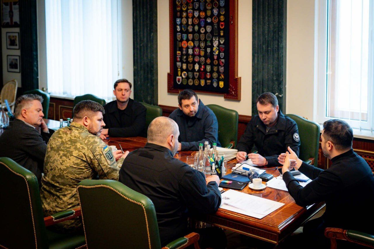 "Говорили о сложных вопросах": Зеленский заслушал доклад делегации после переговоров в Эмиратах с РФ и США