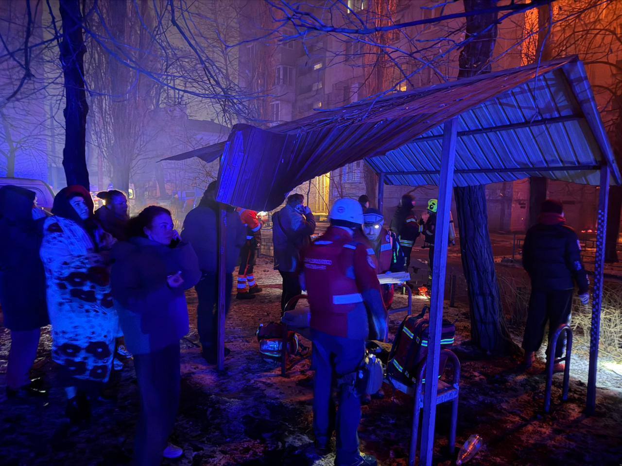 РФ масовано атакувала Одесу дронами: пошкоджено обʼєкт інфраструктури та будинки, постраждали десятки людей. Фото