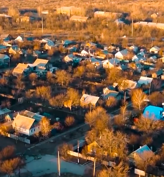 "Колись там жили десятки тисяч щасливих людей": який зараз вигляд має понівечена ворогом Костянтинівка. Відео