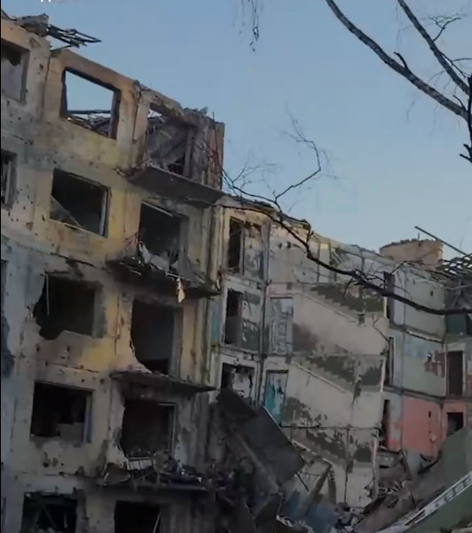 "Колись там жили десятки тисяч щасливих людей": який зараз вигляд має понівечена ворогом Костянтинівка. Відео