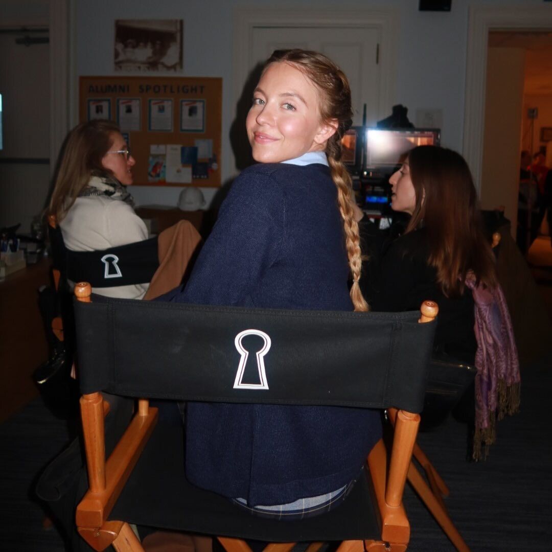 Звезда "Служанки" Сидни Суини "осквернила" главный символ Голливуда и нарвалась на проблемы с законом