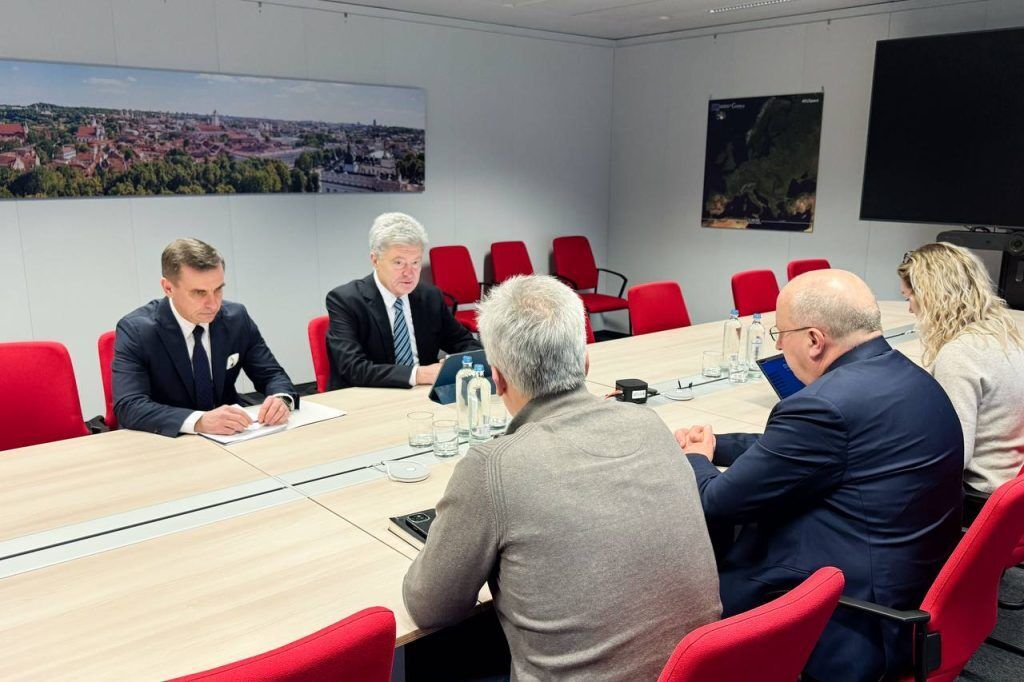 "Надеюсь, Совет ЕС утвердит регламент использования 90 млрд евро": Порошенко обсудил с Кубилюсом ситуацию с безопасностью в Украине