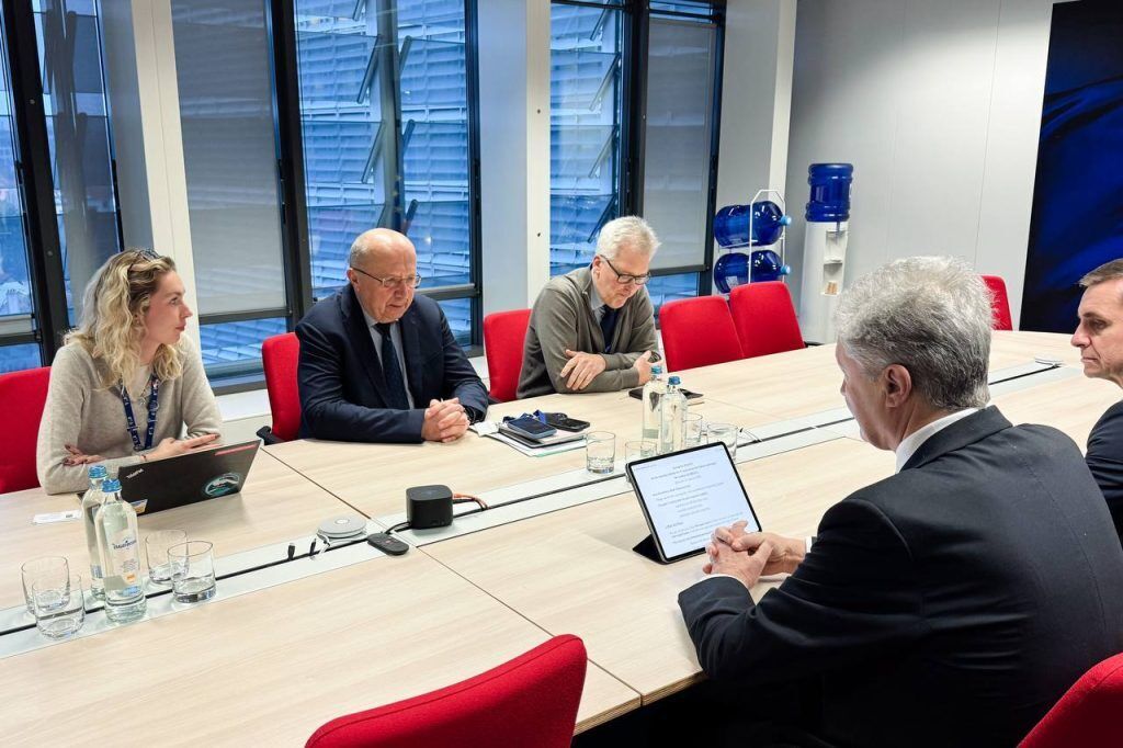 "Надеюсь, Совет ЕС утвердит регламент использования 90 млрд евро": Порошенко обсудил с Кубилюсом ситуацию с безопасностью в Украине