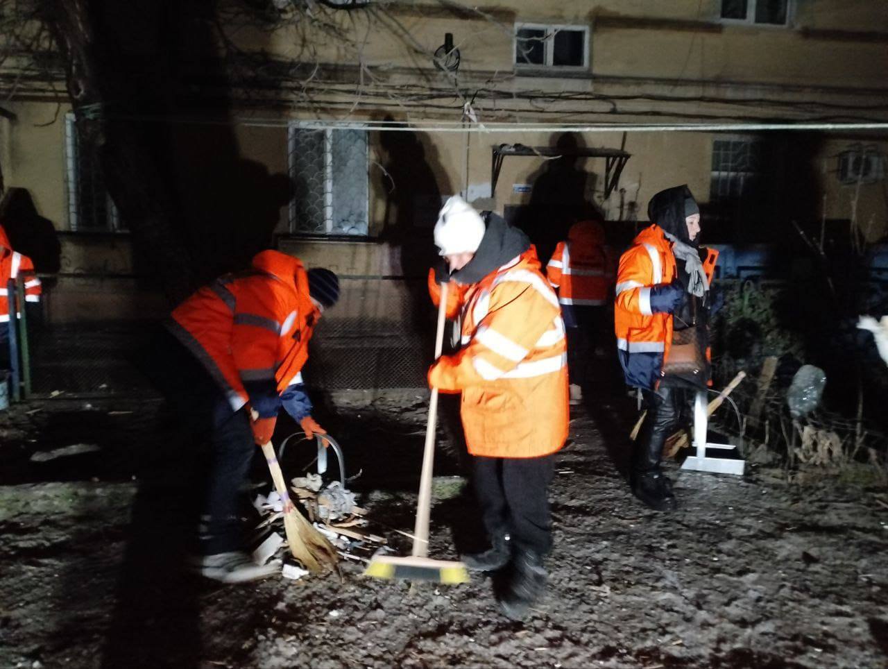 РФ массированно атаковала Одессу дронами: повреждены объект инфраструктуры и дома, есть жертва, пострадали десятки людей. Фото и видео