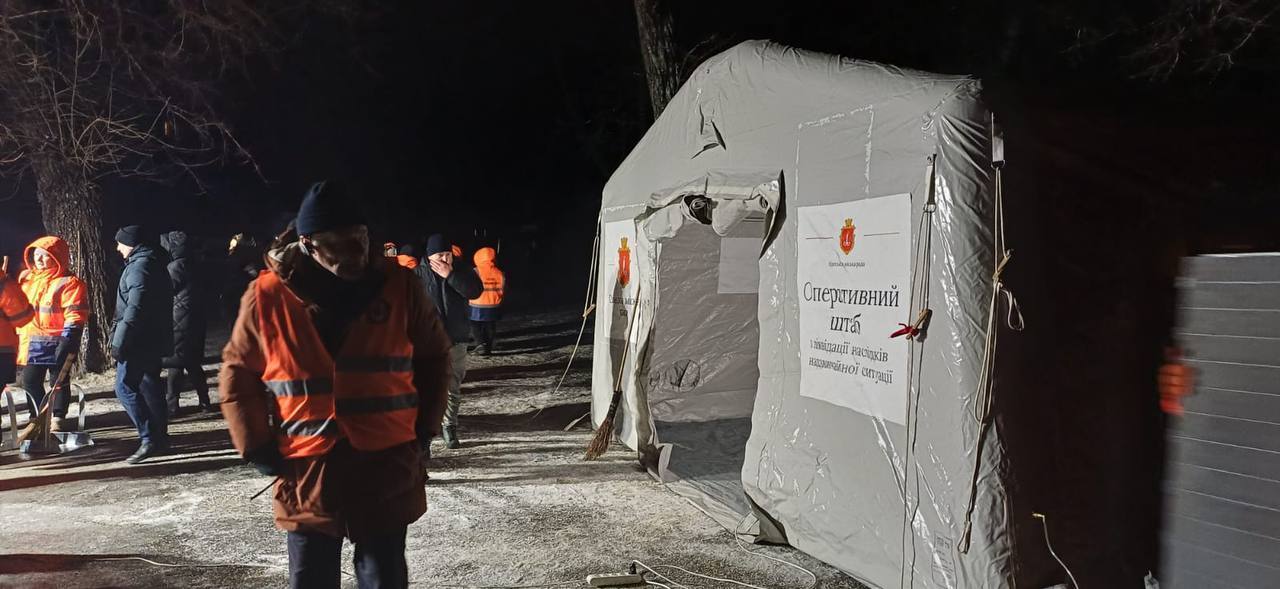 РФ массированно атаковала Одессу дронами: повреждены объект инфраструктуры и дома, есть жертва, пострадали десятки людей. Фото и видео