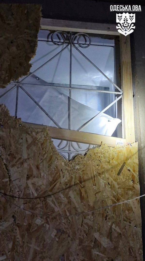 Под ударом оказались детсад и лицей: в Одессе в результате вражеской атаки повреждены учебные заведения. Фото