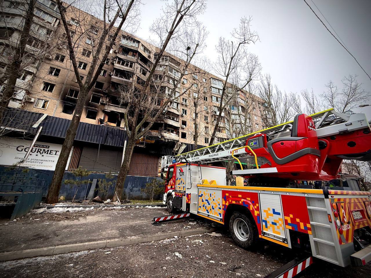Под ударом оказались детсад и лицей: в Одессе в результате вражеской атаки повреждены учебные заведения. Фото