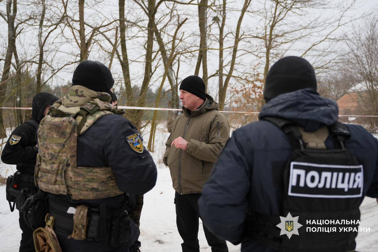 На Черкащині зловмисник під час затримання відкрив вогонь по правоохоронцях: загинуло четверо поліцейських. Фото
