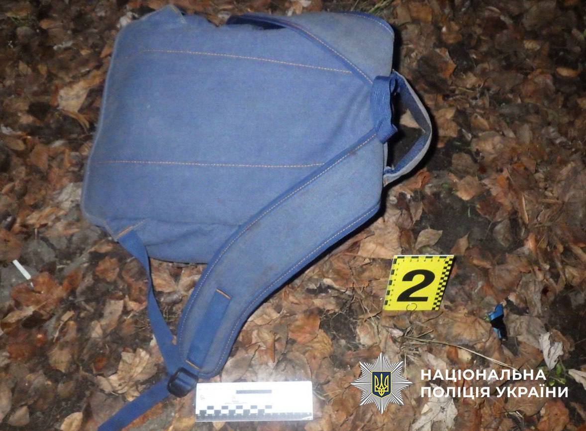 У Києві двоє чоловіків жорстоко побили та пограбували військового. Подробиці справи та фото