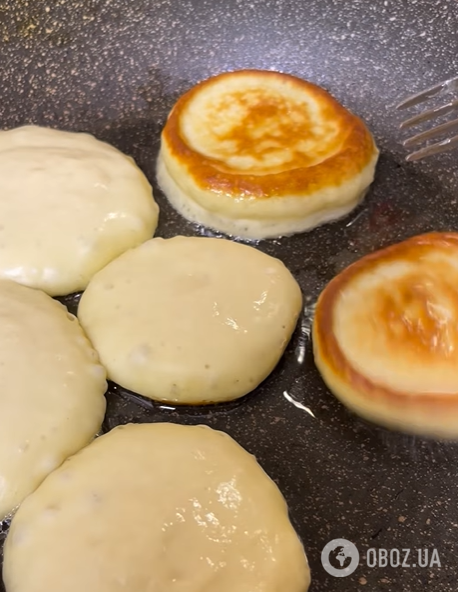 Ідеальні оладки на кефірі: як зробити тісто, щоб воно не розтікалось і не горіло