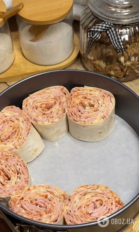 Лінива піца з лаваша: тісто вимішувати не доведеться