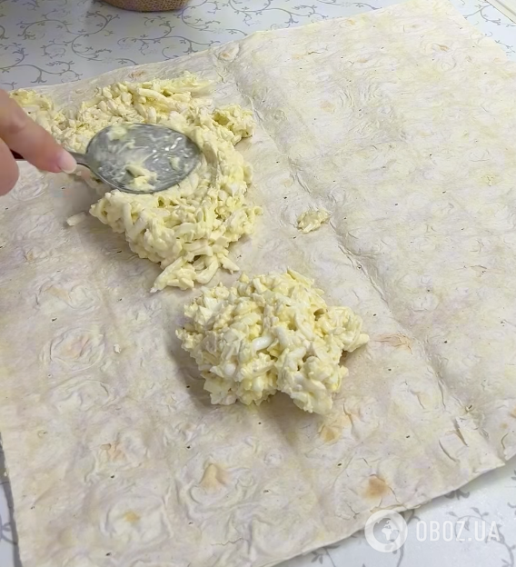 Рулет із лаваша з крабовою начинкою: рецепт бюджетної закуски за 10 хвилин