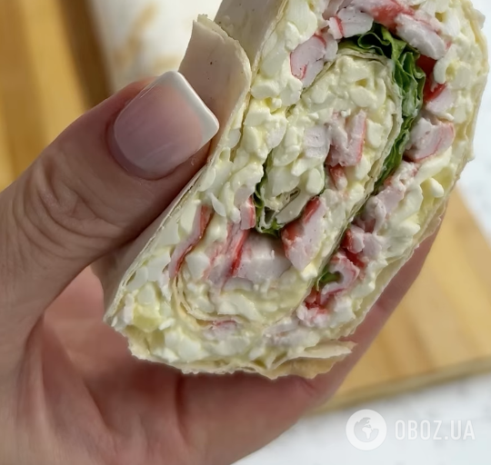 Рулет із лаваша з крабовою начинкою: рецепт бюджетної закуски за 10 хвилин